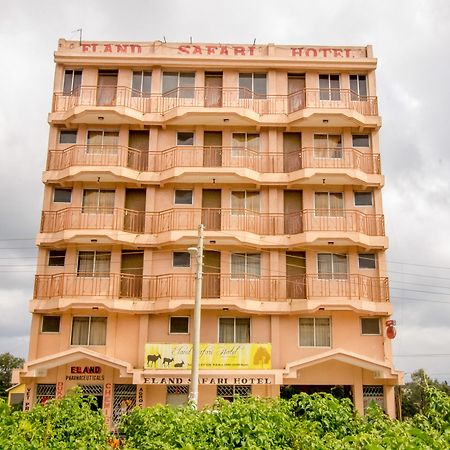 Eland Safari Hotel Nyeri Buitenkant foto