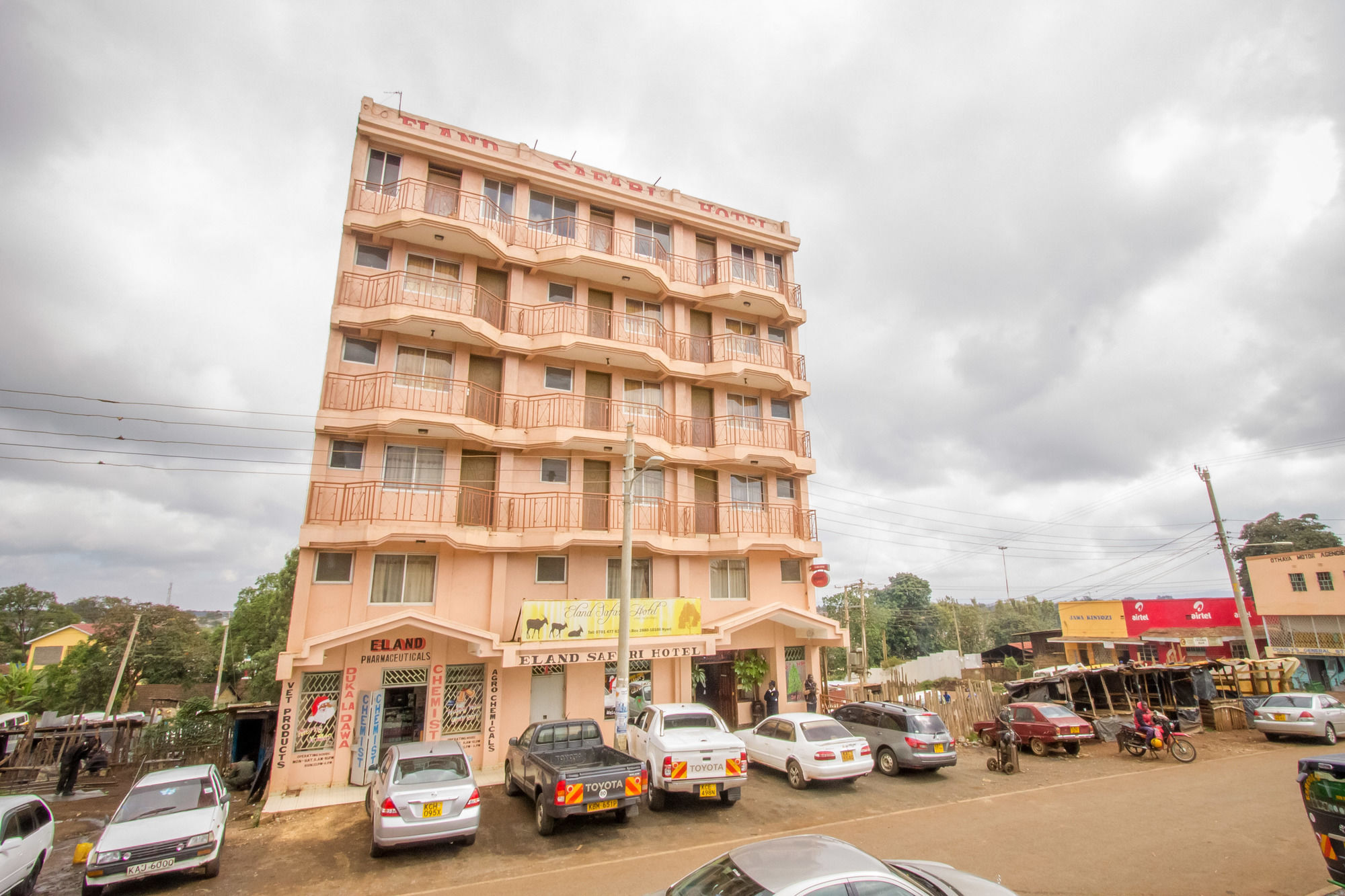 Eland Safari Hotel Nyeri Buitenkant foto