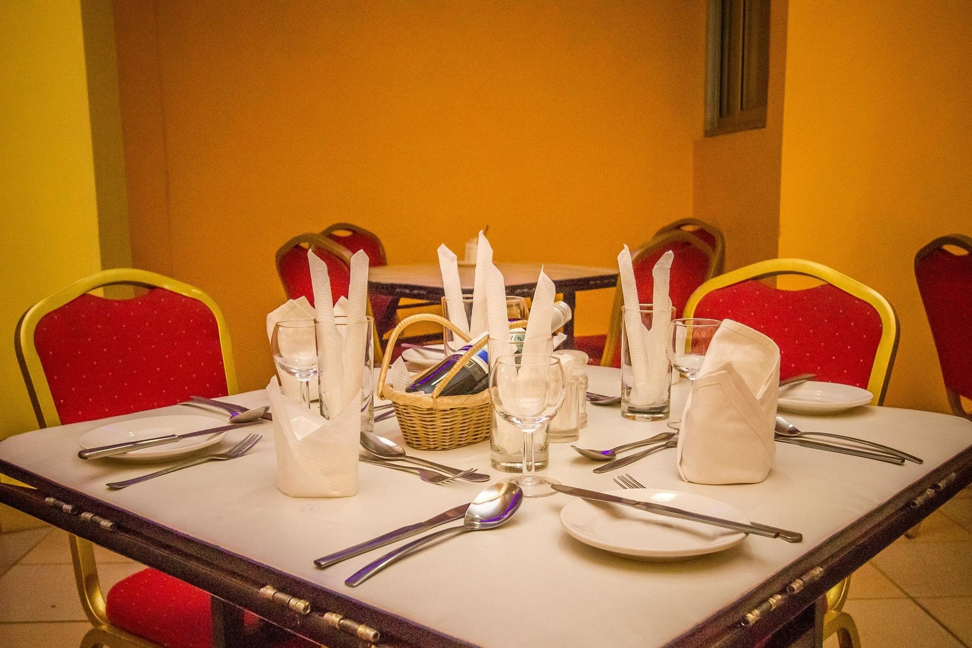 Eland Safari Hotel Nyeri Buitenkant foto