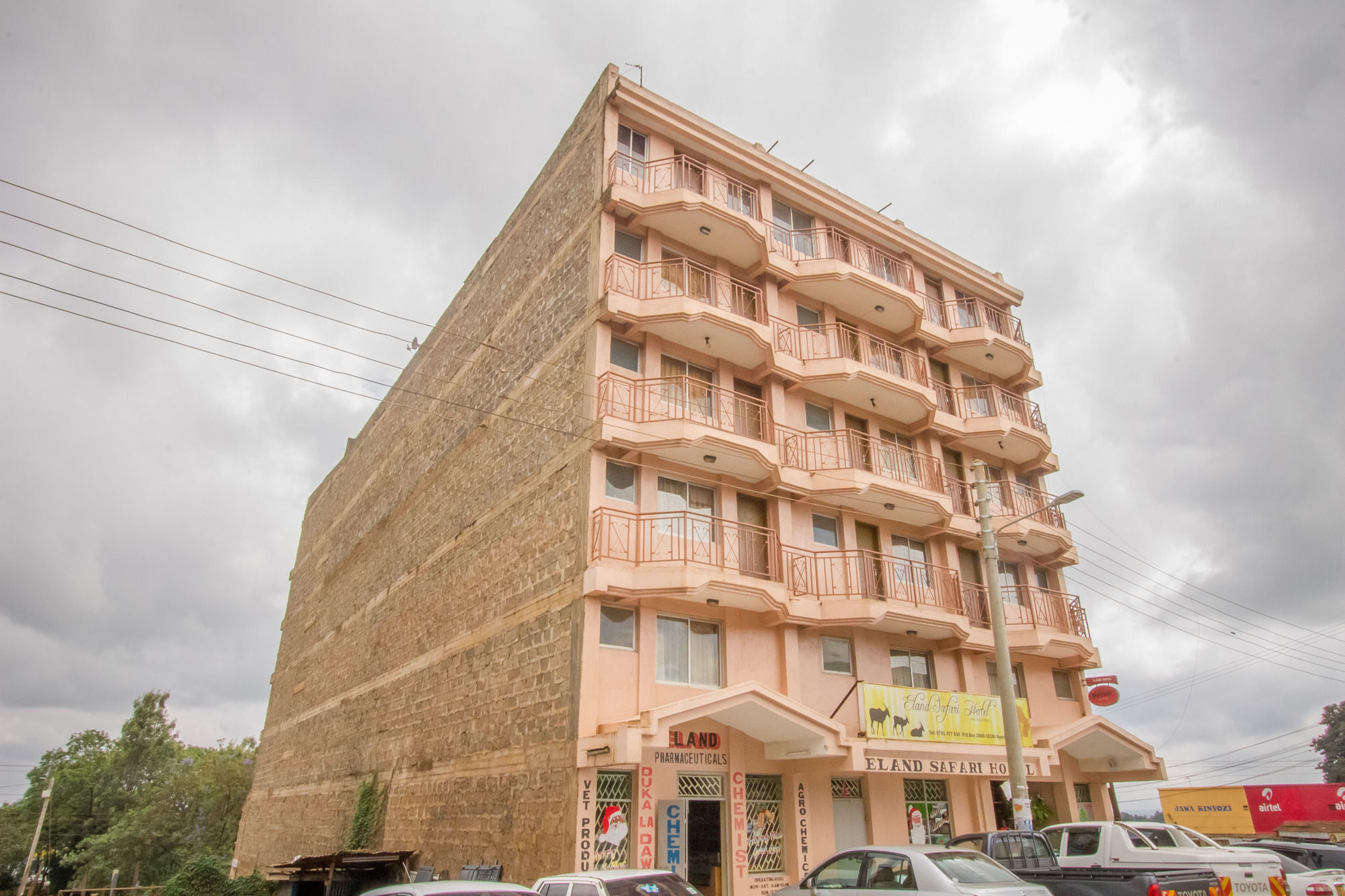Eland Safari Hotel Nyeri Buitenkant foto